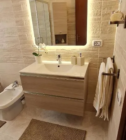 House Tra Mare E Montagna بيت للعطل