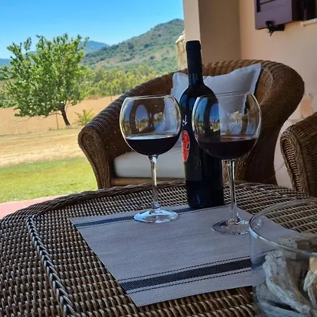 House Tra Mare E Montagna كاستياداس