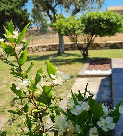 House Tra Mare E Montagna Ferienhaus Castiadas